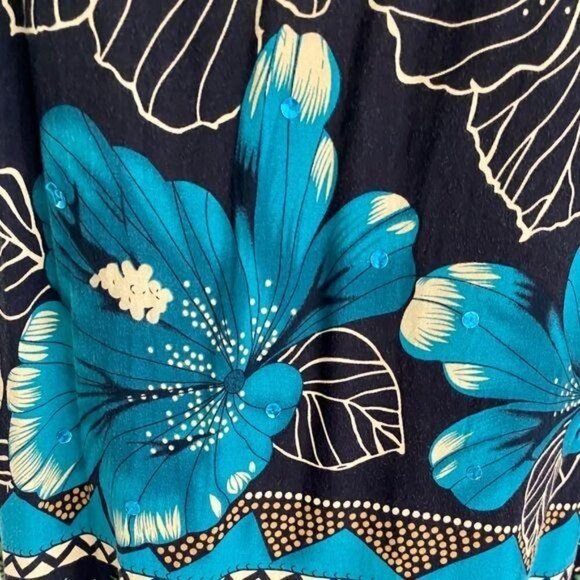 R & K Sleeveless Dress black with floral design. - Picture 5 of 6